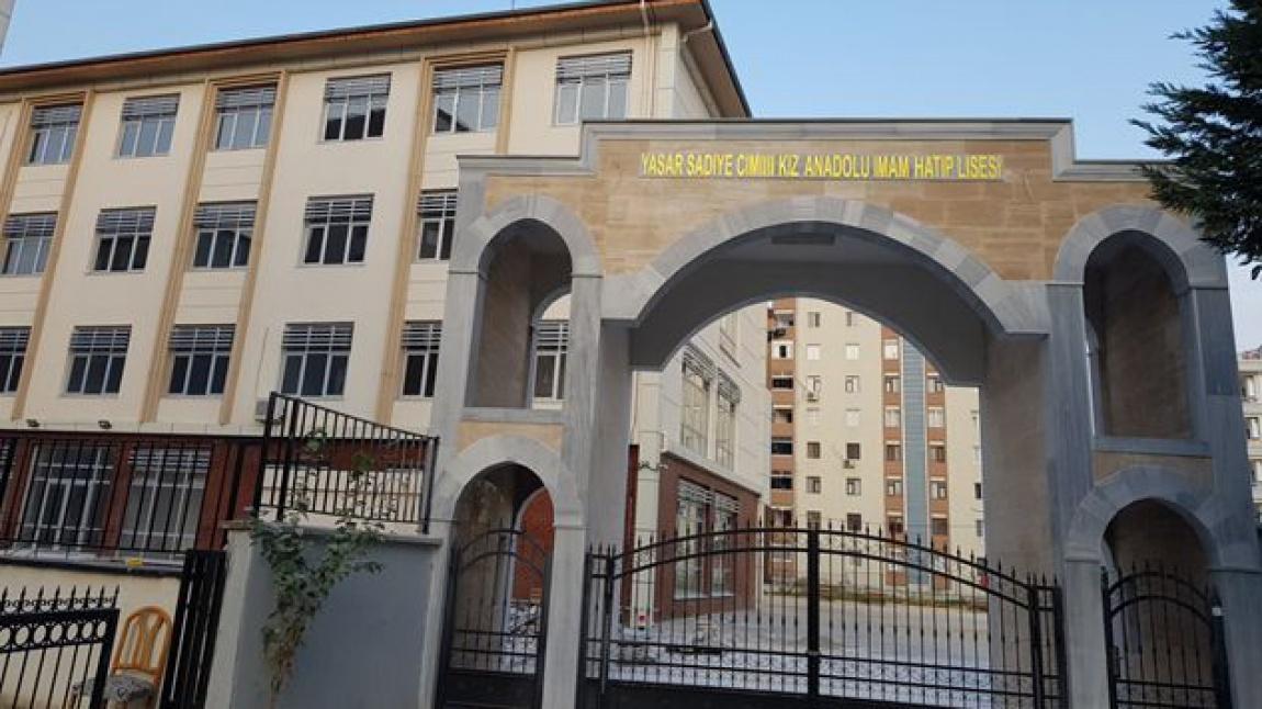 Yaşar Şadiye Cimilli Kız Anadolu İmam Hatip Lisesi Fotoğrafı